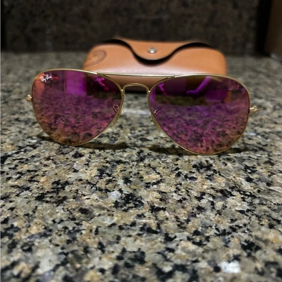 Ray-Ban Gold Frame Sunglasses with Purple/Pink Lenses Ray-Ban RB3025 Aviator Flash Lenses XL (58 - 14) with Pink  main image 3